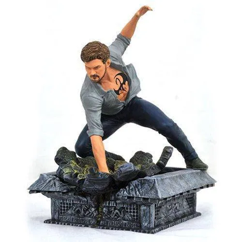 Marvel TV Gallery Netflix Defenders Iron Fist Statue