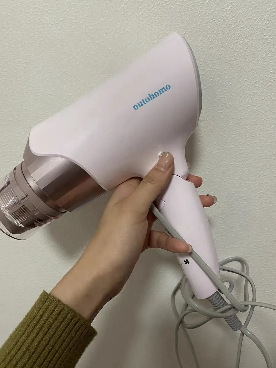 outohomo Hair dryers, using advanced ion technology, can quickly dry