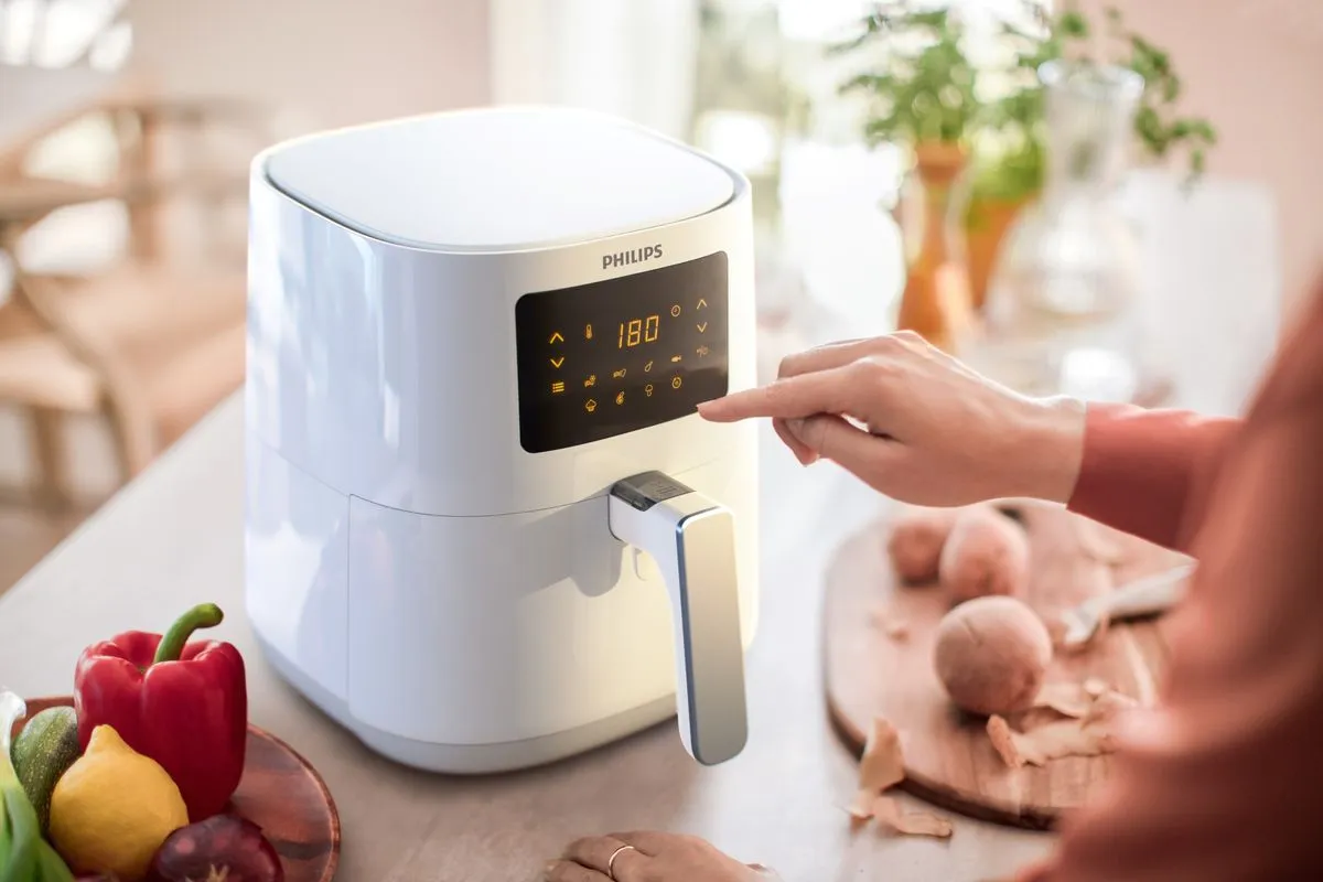 Philips Essential 4.1L Air Fryer White - HD9252/21