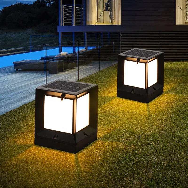 Solar pillar light