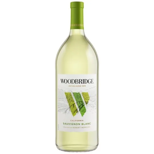 Woodbridge Sauvignon Blanc White Wine, 1.5 L Bottle, 12.5% ABV